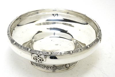 Lot 177 - George V silver bowl with Lindesfarne border