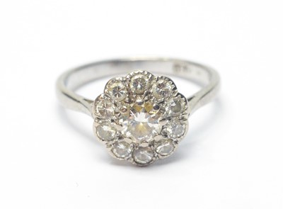 Lot 34 - A diamond cluster ring