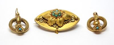 Lot 39 - A Victorian brooch and earrings