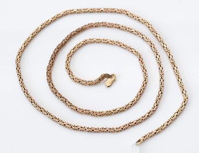 Lot 157 - A 9ct. yellow gold necklace.