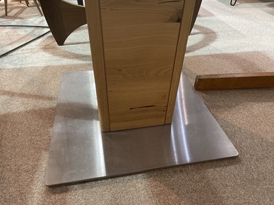 Lot 47 - Venjakob light oak extending dining table