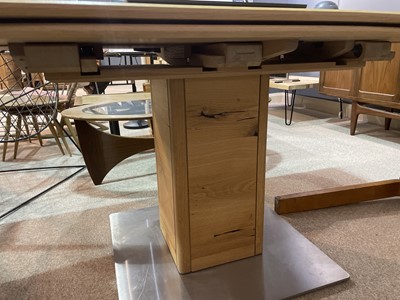 Lot 47 - Venjakob light oak extending dining table