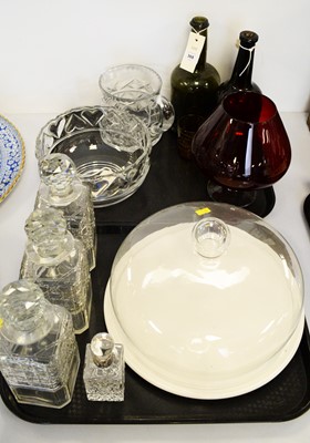 Lot 368 - A Tiffany glass bowl and other glass ware.