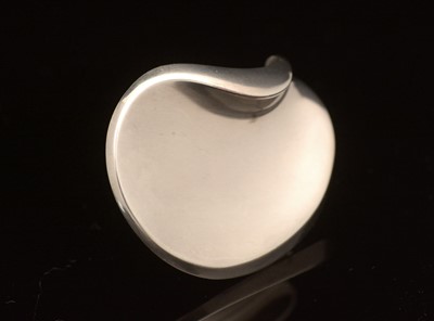 Lot 742 - Hans Hansen for Georg Jensen: sterling silver brooch