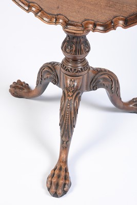 Lot 685 - 19th Century mahogany tripod table
