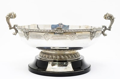 Lot 194 - A George V silver pedestal bowl