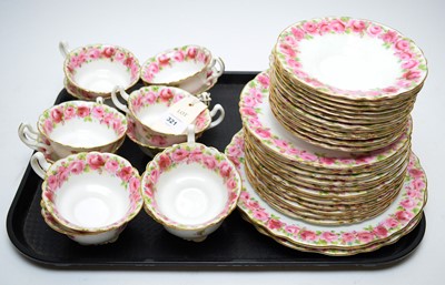 Lot 321 - A Royal Doulton tea service.
