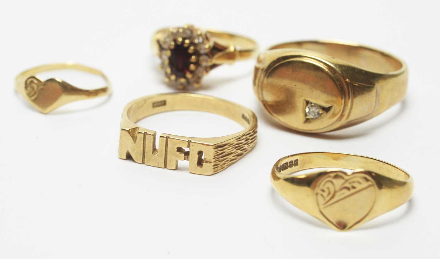 Lot 208 - Five 9ct yellow gold rings