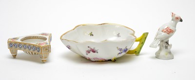 Lot 525 - Dresden Cockatoo, Meissen salt, Dresden leaf shaped pickle dish