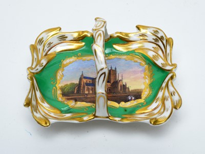 Lot 490 - Chamberlain's Worcester small basket