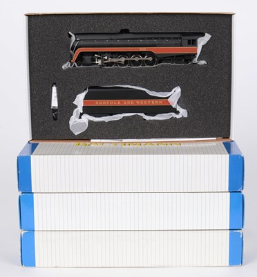 Lot 102 - Four Bachmann HO-gauge model steam locomotives with tenders