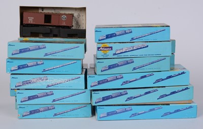 Lot 130 - Athearn HO-gauge model railway rolling stock