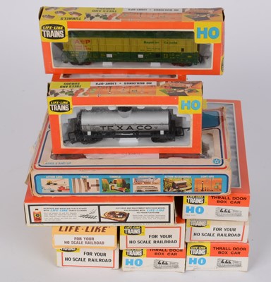 Lot 150 - Life-Like HO-gauge model railway