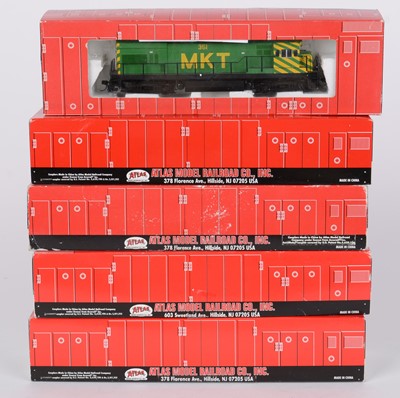 Lot 176 - Five Atlas Master Locomotive series HO-gauge diesel electric locomotives