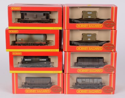 Lot 293 - Twenty-four Hornby 00-gauge freight stock