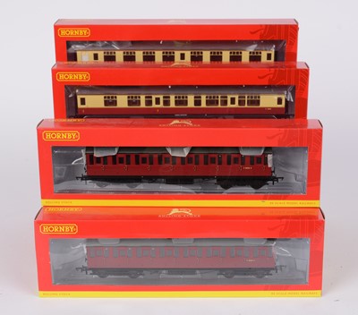 Lot 294 - Twelve Hornby 00-gauge passenger coaches