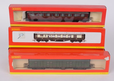 Lot 297 - Seven Hornby 00-gauge coaches