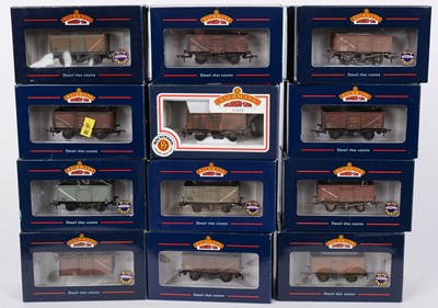 Lot 345 - Twenty Bachmann 00-gauge wagons