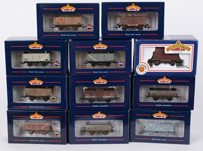 Lot 347 - Twenty Bachmann 00-gauge wagons