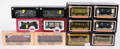 Lot 369 - Dapol 00-gauge 0-6-0 J-94 tank locomotive and rolling stock