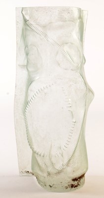 Lot 13 - A contemporary glass sculpture