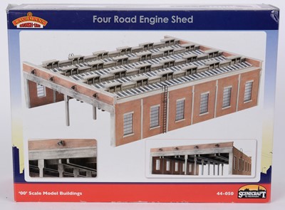 Lot 379 - Bachmann Scenecraft 00-gauge models