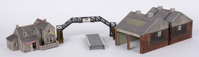 Lot 380 - A quantity of 00-gauge railway ephemera...