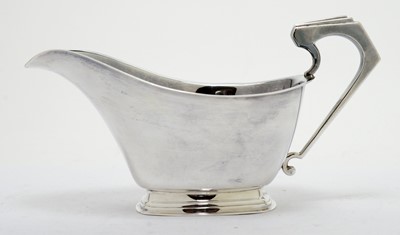 Lot 201 - An Art Deco silver gravy boat