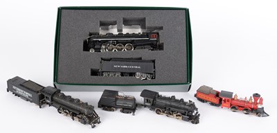 Lot 247 - HO-gauge American-Outline steam locomotives and tenders.