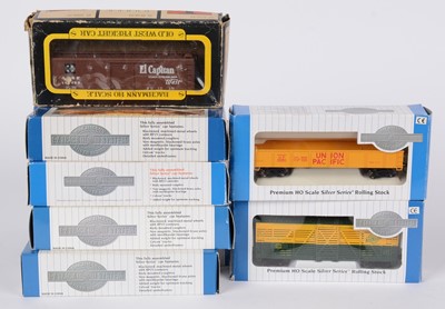 Lot 89 - Bachmann premium HO gauge silver series rolling stock