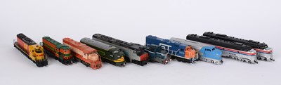 Lot 230 - HO-gauge North American-Outline diesel/electric locomotives.