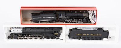 Lot 237 - HO-gauge North American-Outline steam locomotives and tenders.