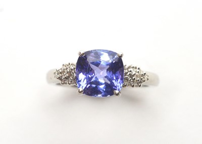 Lot 50 - A tanzanite and diamond ring