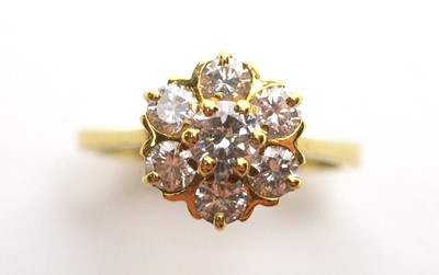 Lot 52 - Diamond cluster ring