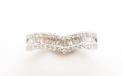 Lot 53 - Diamond dress ring