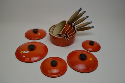 Lot 431 - A graduated set of five Le Creuset pots