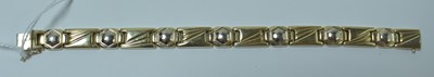 Lot 218 - A 9ct yellow gold bracelet