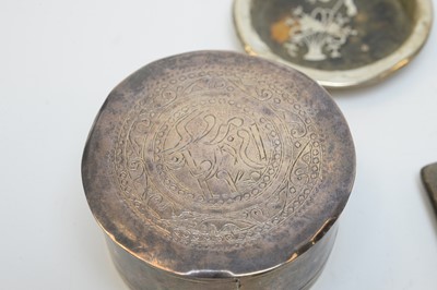 Lot 73 - Small items of antique and vintage silver.