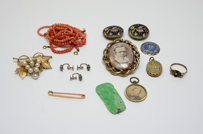 Lot 21 - Victorian and later costume jewellery.