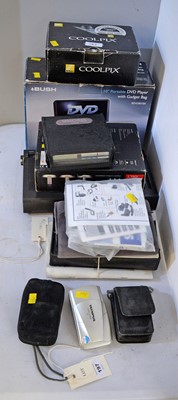 Lot 197 - Selection of cameras and other electrical items