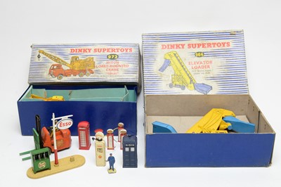 Lot 832 - Dinky Supertoys 20-ton Lorry mounted crane 'Coles' and other items