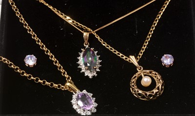 Lot 251 - Gold and yellow-metal necklaces.