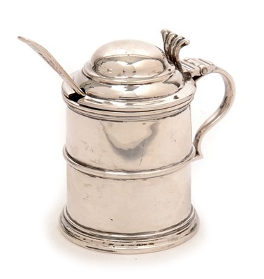 Lot 168 - An Edward VII silver mustard pot