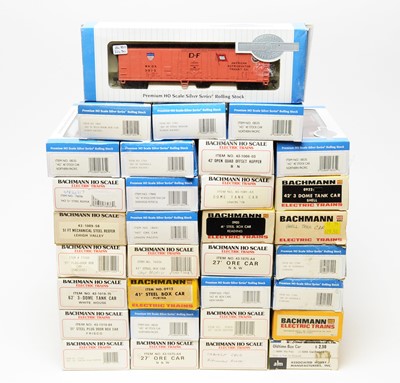 Lot 690 - A quantity of boxed Bachmann 'Electric Trains' and 'Silver' series rolling stock