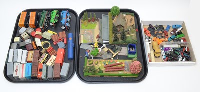 Lot 773 - Trains, rolling stock, platform accessories, scenery and scale model vehicles.