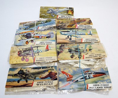 Lot 795 - Nine early Airfix construction kits.