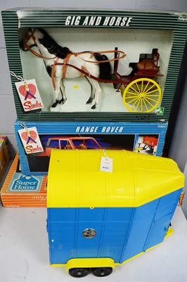 Lot 924 - Boxed and unboxed Sindy vehicles.