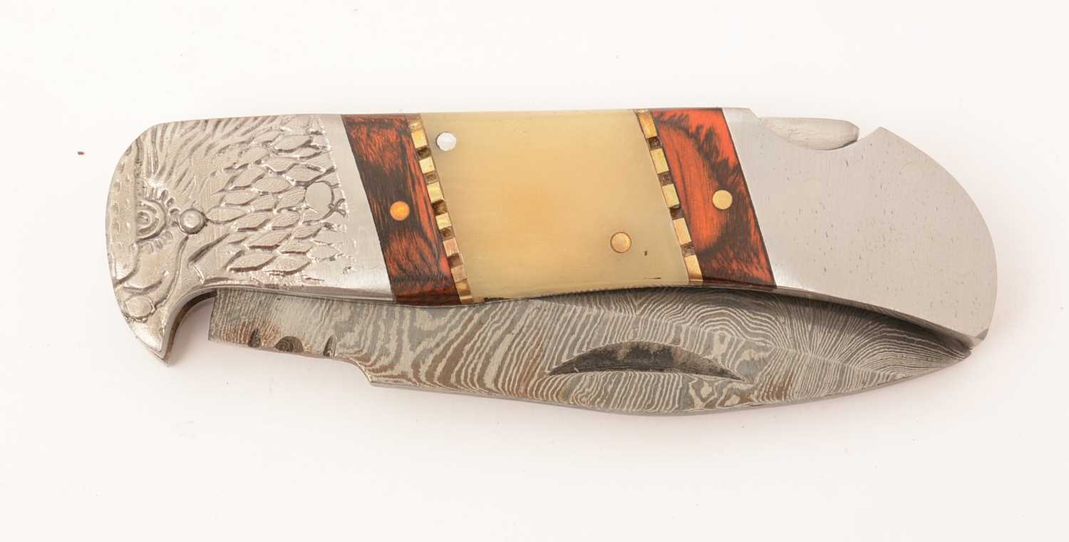 Lot 1087 - 20th Century folding pocket knife