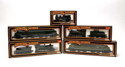 Lot 652 - Five boxed Mainline locomotives.