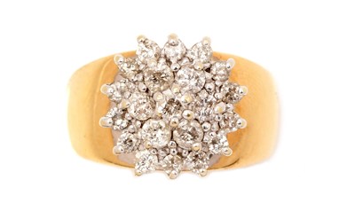 Lot 90 - A diamond cluster ring